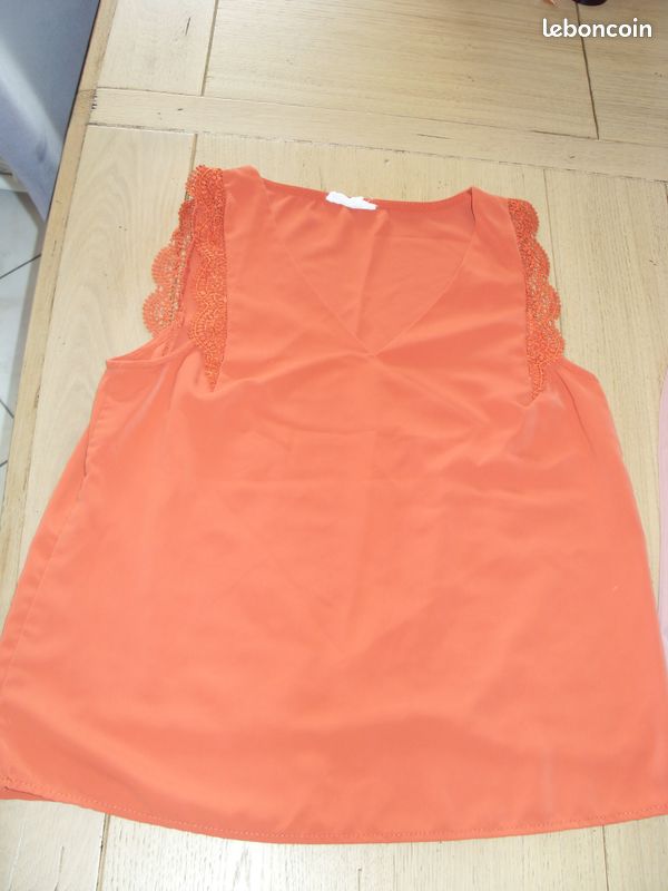2 Très beaux haut femme taille: S (image 2)