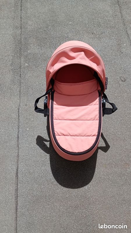Stokke YOYO Newborn Shell, rose- Jusqu’à 6 Mois ou 9 kg - Inclus: Coque Semi-Dure, Double Matelas, Couvre-Pieds - Cadre YOYO nécessaire (Vendu séparément) (image 3)