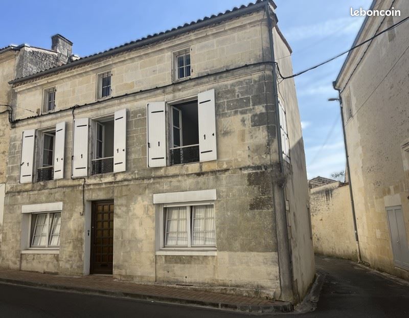 Maison 7 pièces 300 m² · à Jonzac · 300 m² · 202 920 €