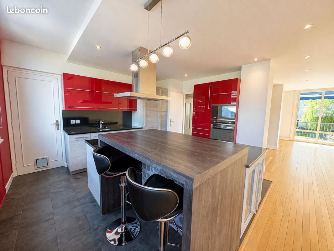 Appartement 3 pièces 103 m² · à Chambéry · 103 m² · 390 000 €