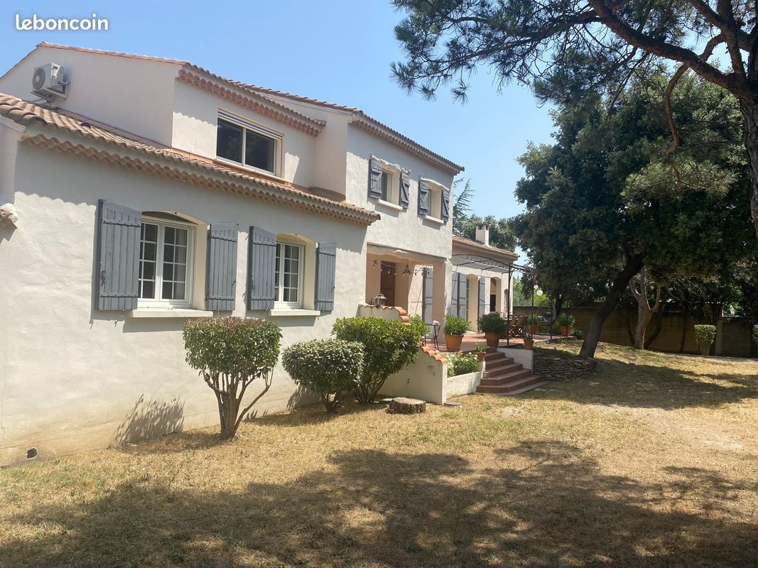 Maison 6 pièces 230 m² · à Rochefort-du-Gard · 230 m² · 750 000 €