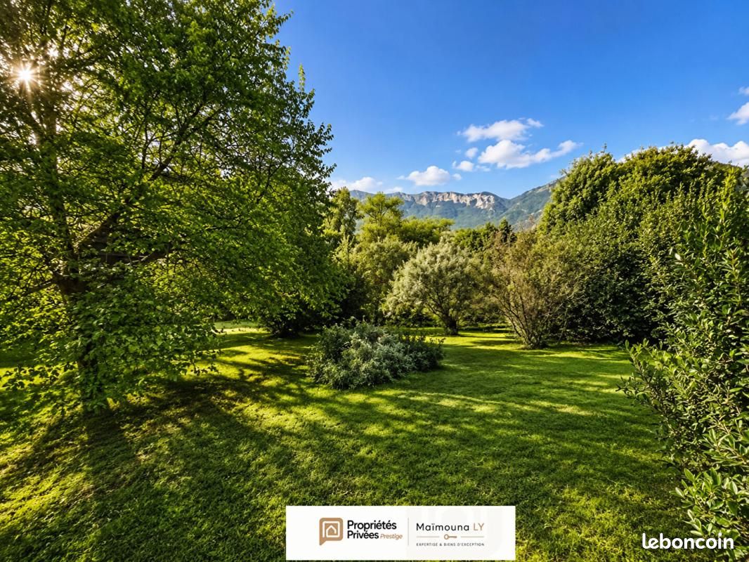 Maison 15 pièces 553 m² · à Gilly-sur-Isère · 553 m² · 690 000 €