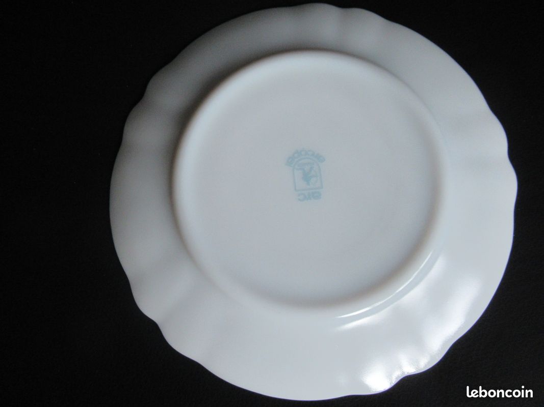 Assiette plate Arcopal Veronica décor Myosotis