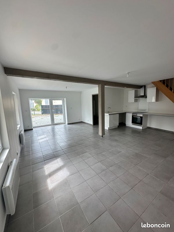 Maison 4 pièces 85 m² · à Saint-Romain-de-Benet · 85 m² · 885 €/mois
