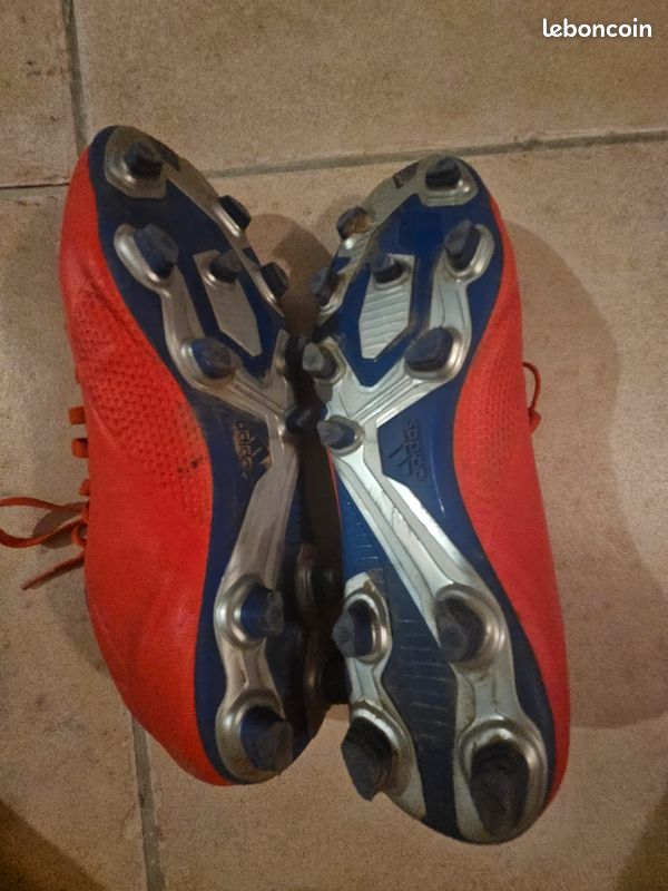 Crampons adidas taille 40 en très bon état (image 4)