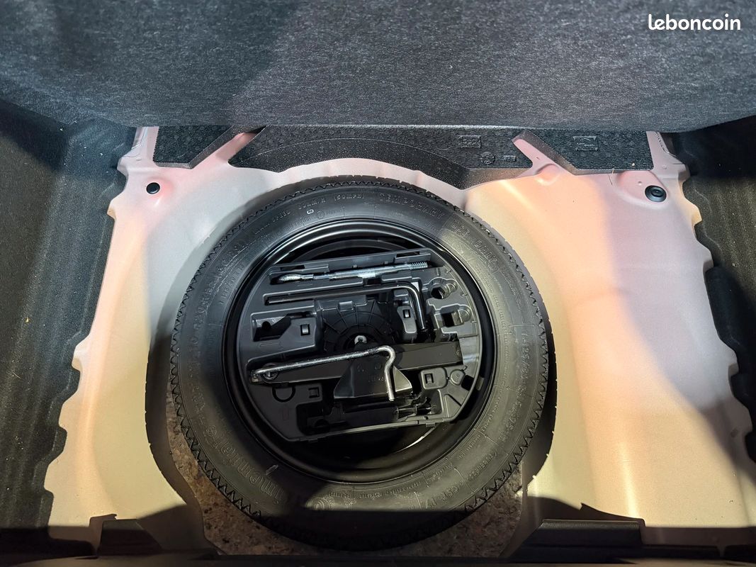 Opel CORSA 1.2 Turbo 100ch Edition - ENTRETIEN A JOUR - BOUGIES CHANGEES - PNEUS AVANTS NEUFS - CARPLAY (image 9)