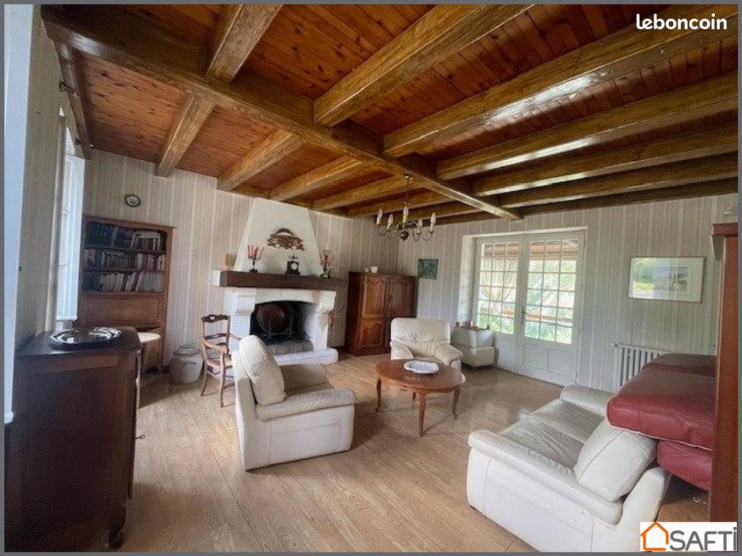 Propriété 6 pièces 121 m² - Périgny 17180 (image principale 0)