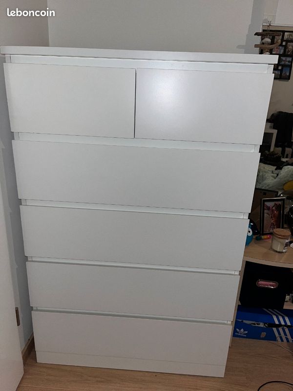 Commode (image 1)