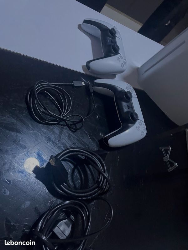 Jeu Returnal (PS5) - Neuf, Scellé, Version Région Libre, Action-aventure Solo