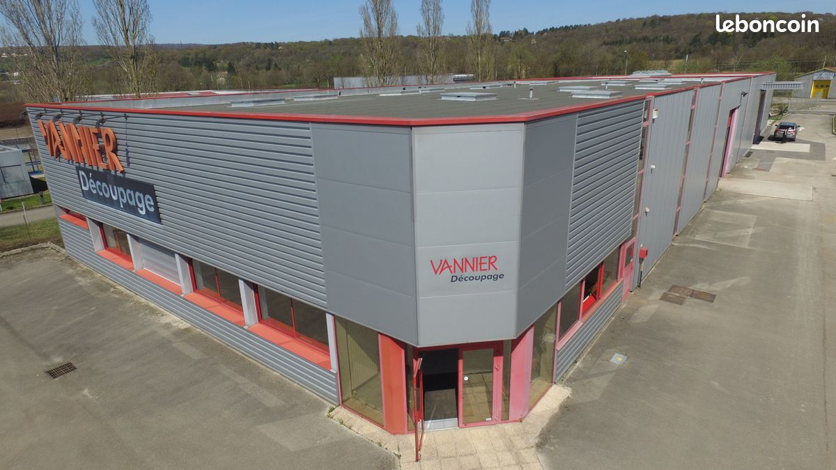 Local 1660 m² Roche-lez-Beaupré (image 2)