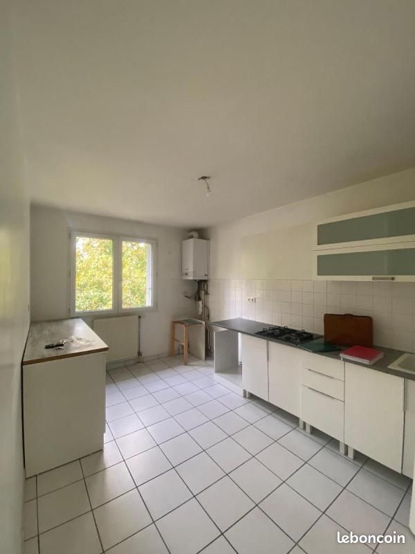 Appartement 3 pièces 77 m² · à Saint-Étienne · 77 m² · 780 €/mois