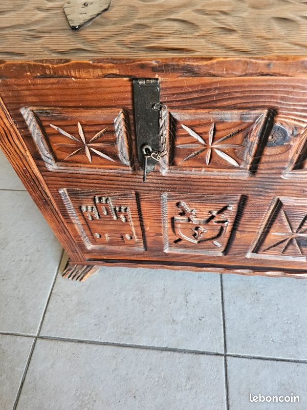 Coffre en bois sculpté, ancien, antiquités (image 2)
