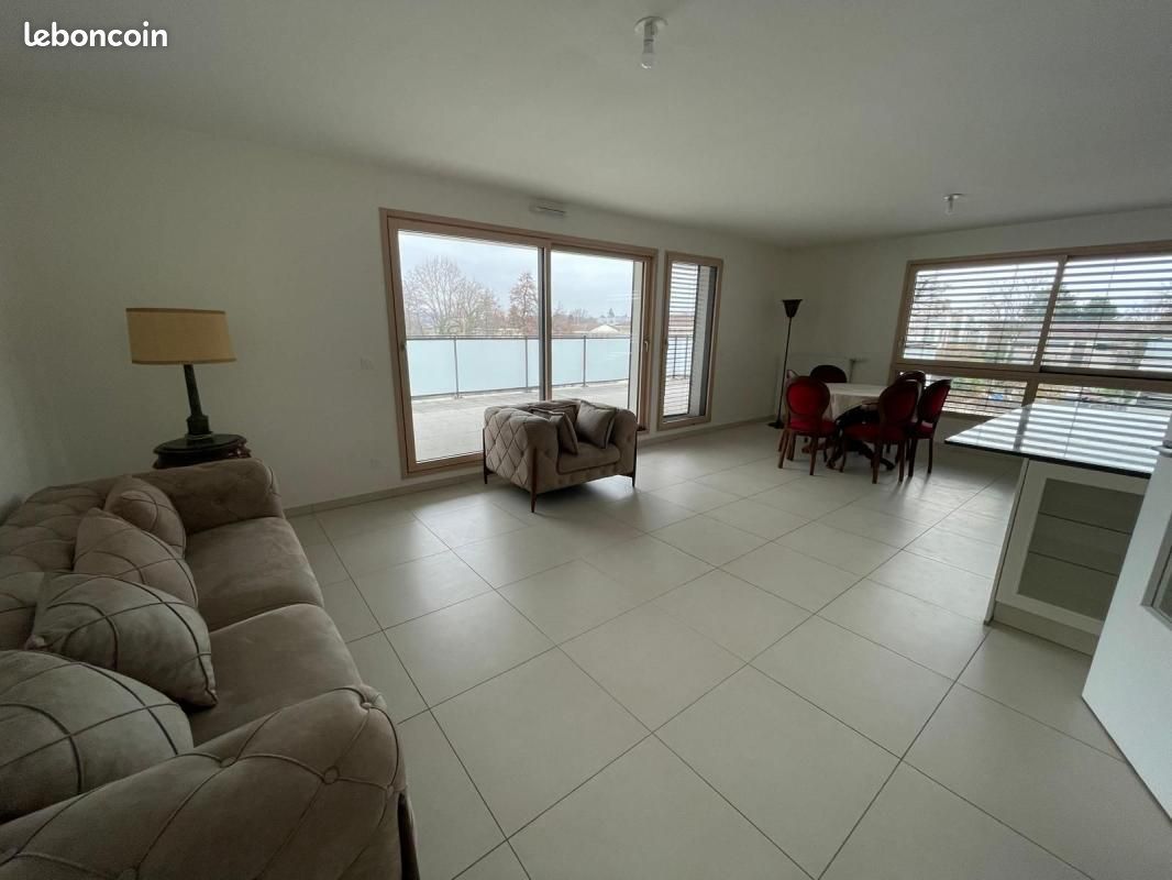 Appartement 4 pièces 101 m² · à Ferney-Voltaire · 101 m² · 2 590 €