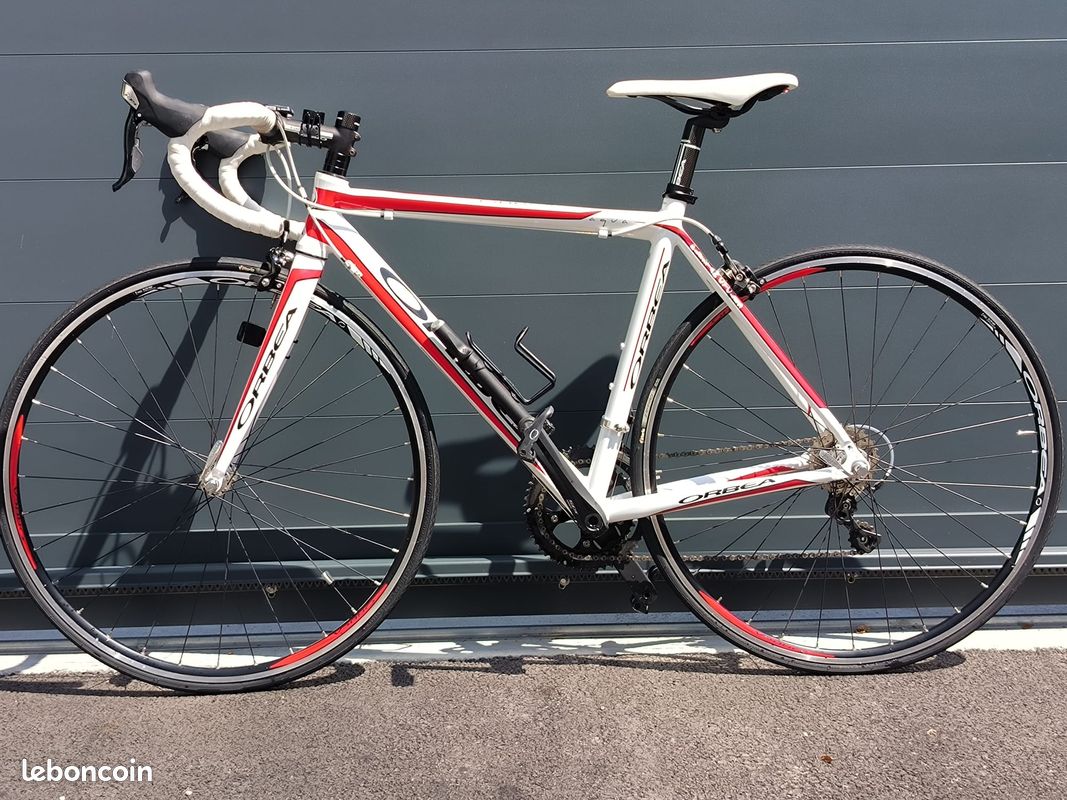 Velo de course orbea aqua t105 Vélos