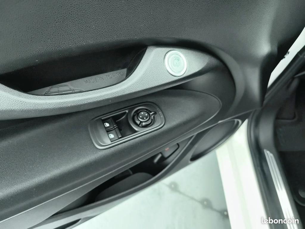 Fiat 500 500e MY22 SERIE 1 STEP 2 Berline e 118 ch Icône (image 20)