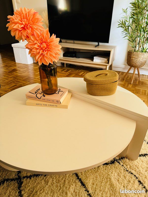 Table basse moderne en excellent état (image 3)