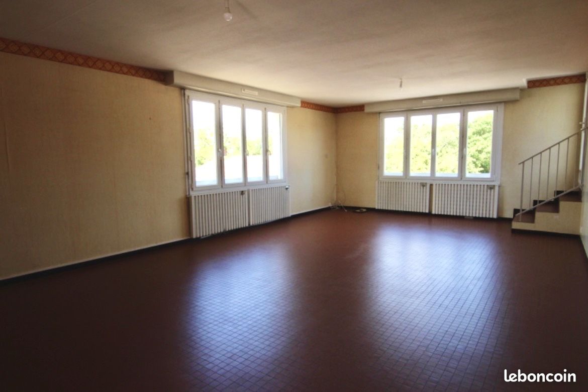 Appartement 5 pièces 115 m² · à La Chevrolière · 115 m² · 880 €