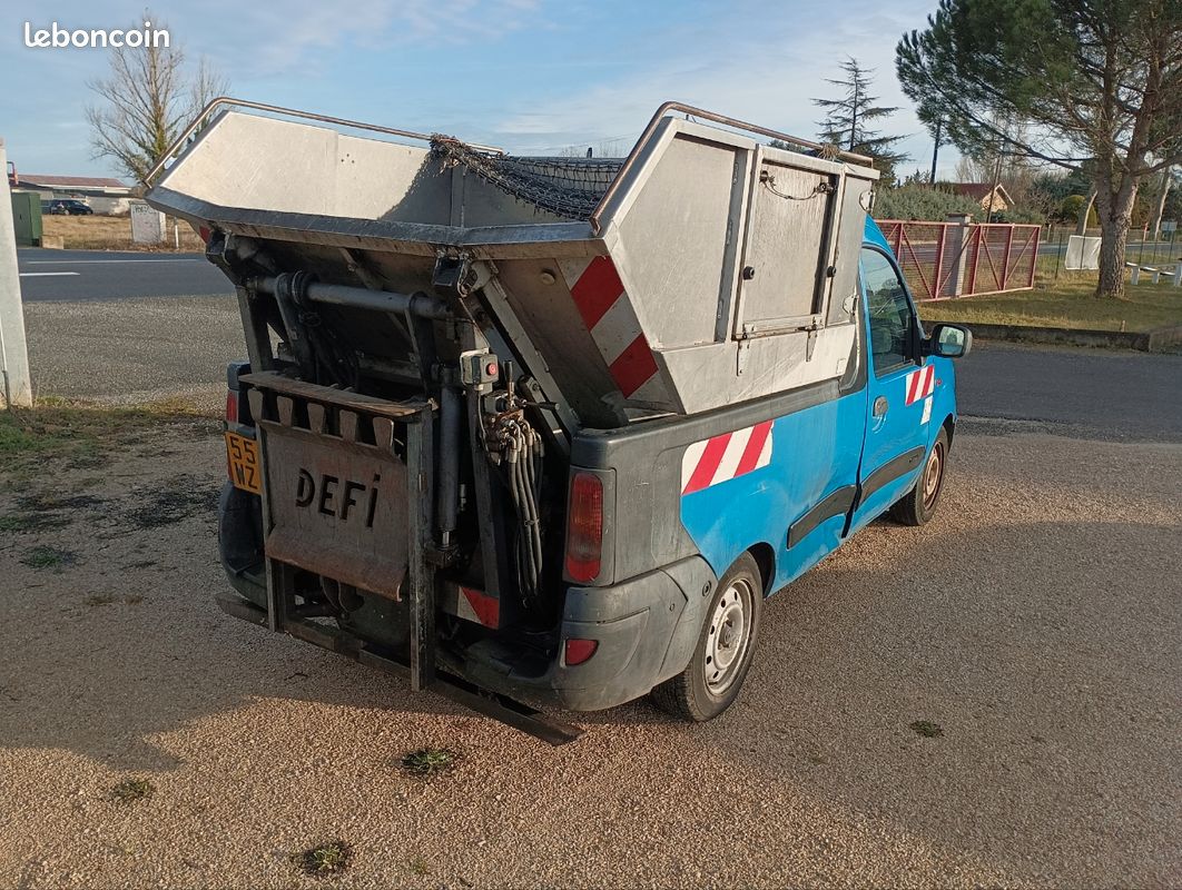 Renault Kangoo benne a déchet 1.5 dci 65chv6cv bvm5 klms 234462 prix 4 490 (image 4)