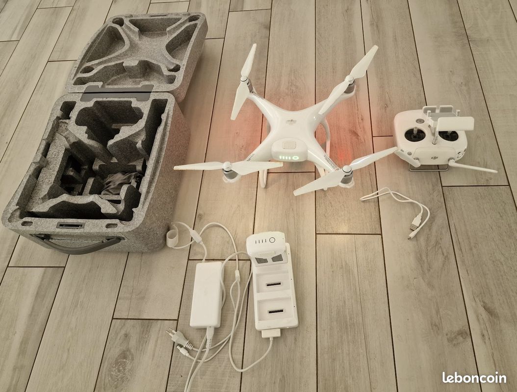 Phantom 4 (image 1)