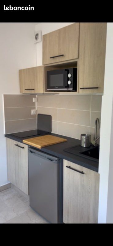 Appartement 1 pièce 30 m² · à Nîmes · 30 m² · 570 €
