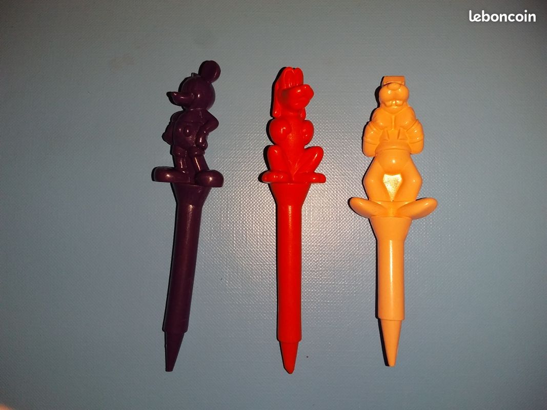 Lot de 3 crayons figurines Disneyland Paris (image 1)