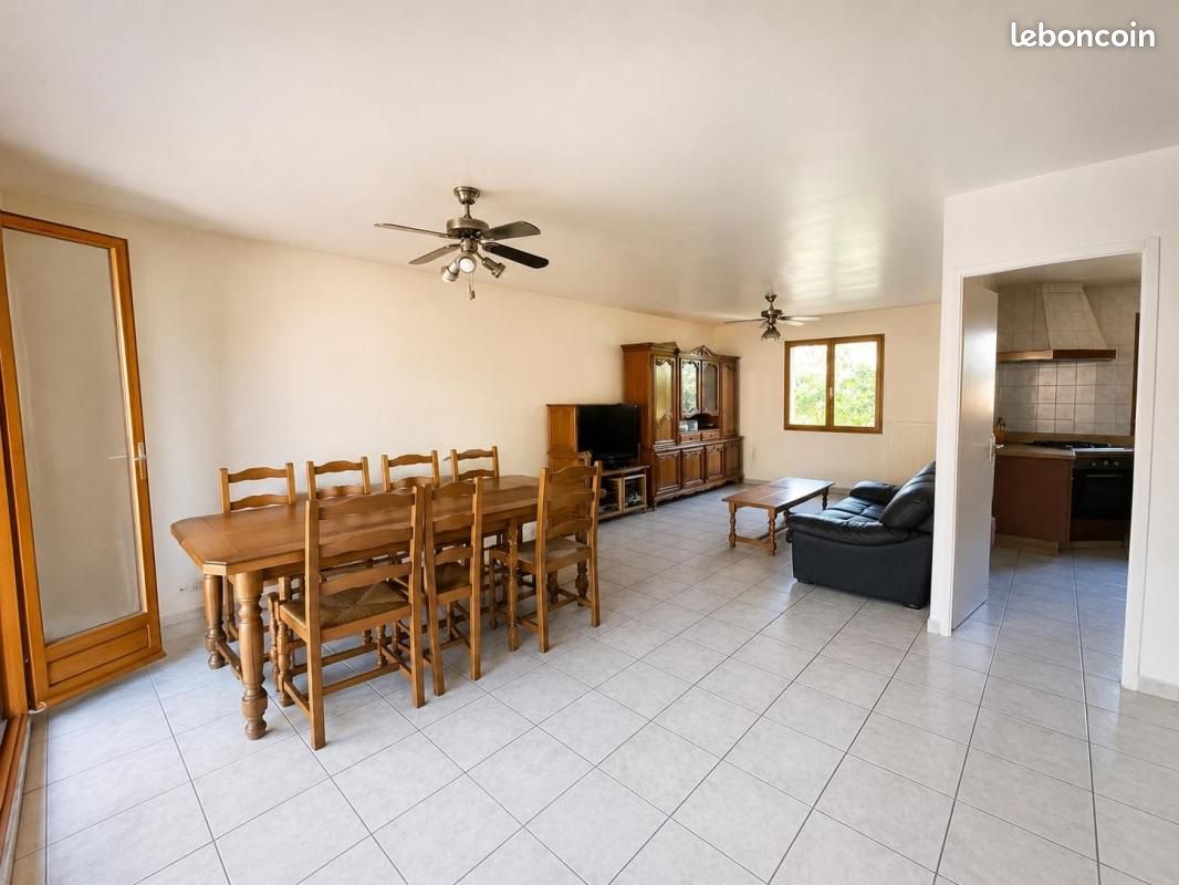 Appartement 5 pièces 101 m² · à Vaulx-en-Velin · 101 m² · 250 000 €