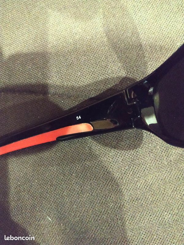 Lunette de soleil enfant taille 54 (image 2)