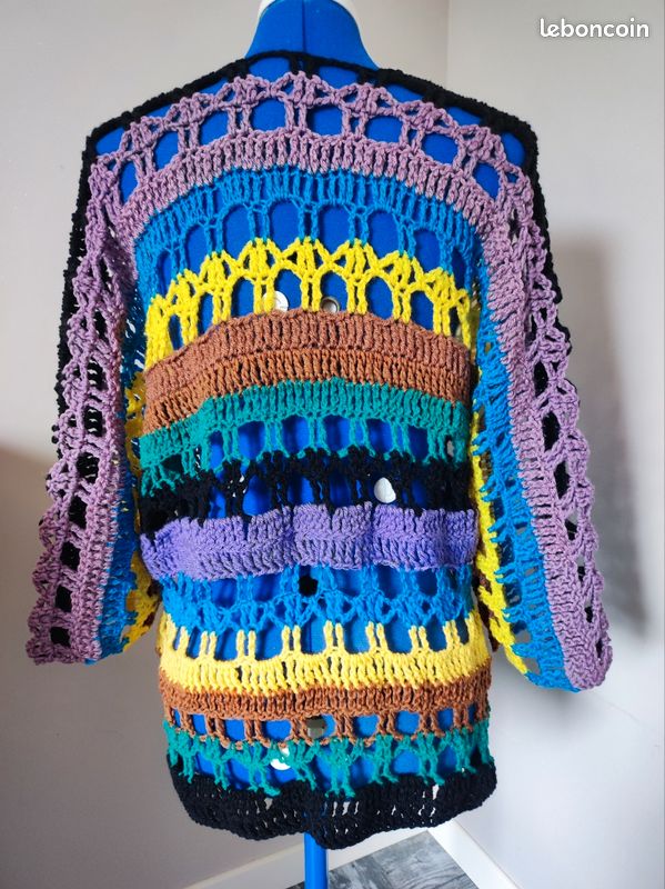 Gilet jamais porté fait main (image 2)
