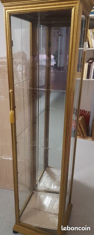 Belle colonne avec étagères en verre (image 2)