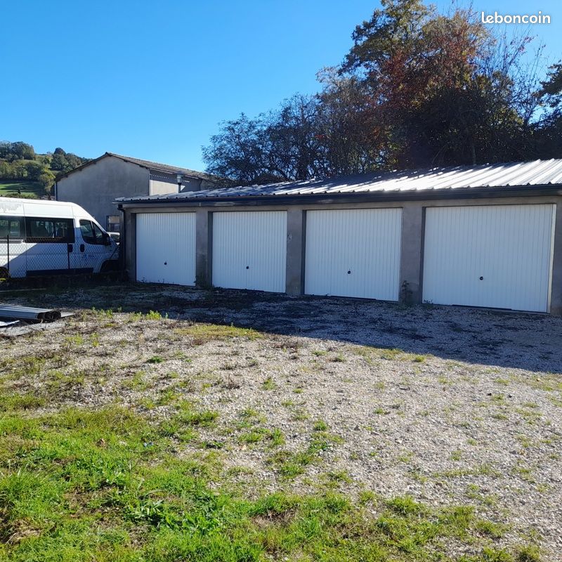 Parking 15 m² · à Saint-Girons · 15 m² · 80 €/mois