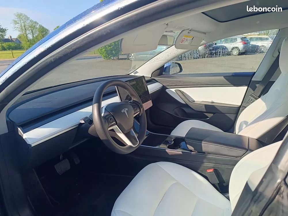 TESLA MODEL 3 Long Range Dual Motor AWD Toit panoramique et siège intérieure cuire blanc GARANTIE 12 MOIS (image 4)
