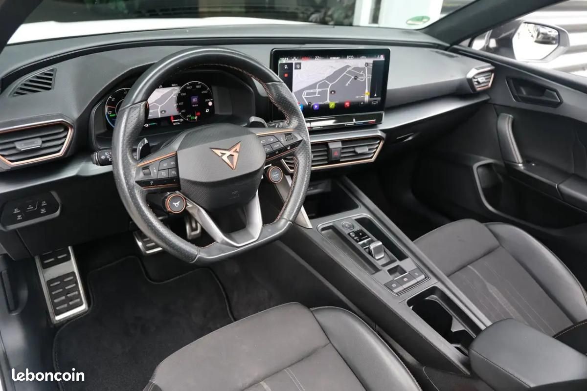 Cupra Leon SPORTSTOURER 1.4 E-HYBRID VZ 245PK PANORAMIQUE SUPERSPORT 245 CH AVANT BVA - CAMÉRA D'... (image 3)