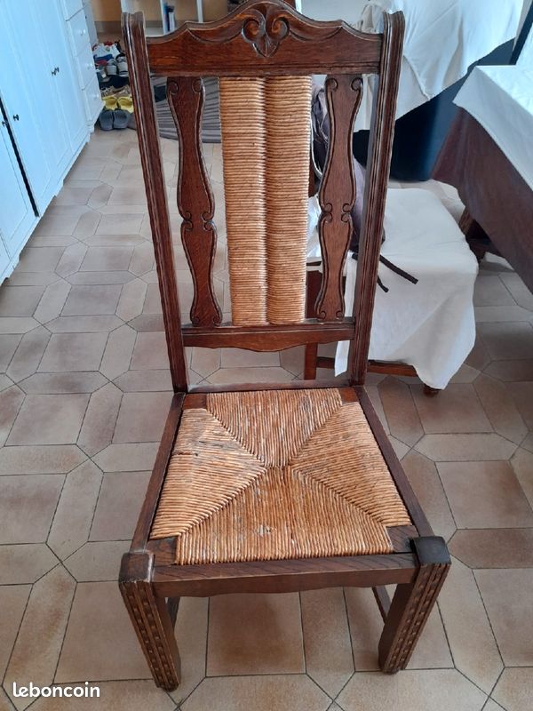 Table et 6 chaises en bois massif (image 1)