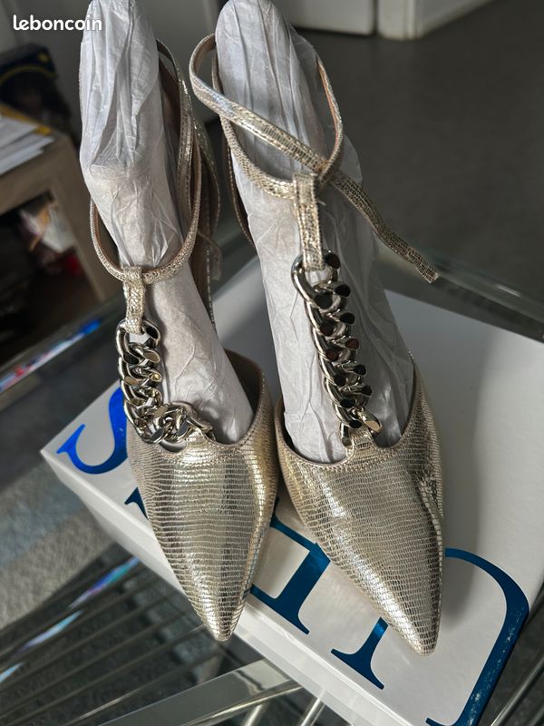 Escarpins cuir doré GUESS T.40 (image 2)