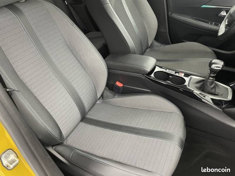 Peugeot 208 PureTech 100 S&S BVM6 Allure (image 25)
