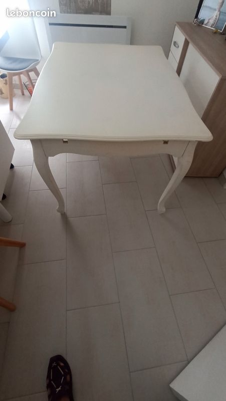 Table de cuisine / salon / salle à manger (image 2)
