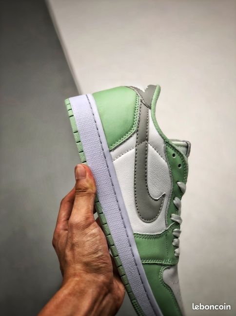 Jordan Vert Clair VNDS Air Jordan Mid SE Size White Pine Green