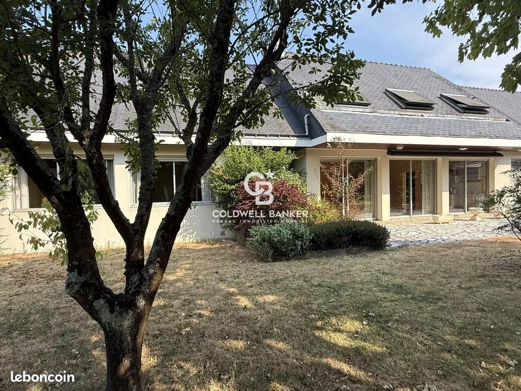 Maison 7 pièces 195 m² · à Laval · 195 m² · 436 800 €