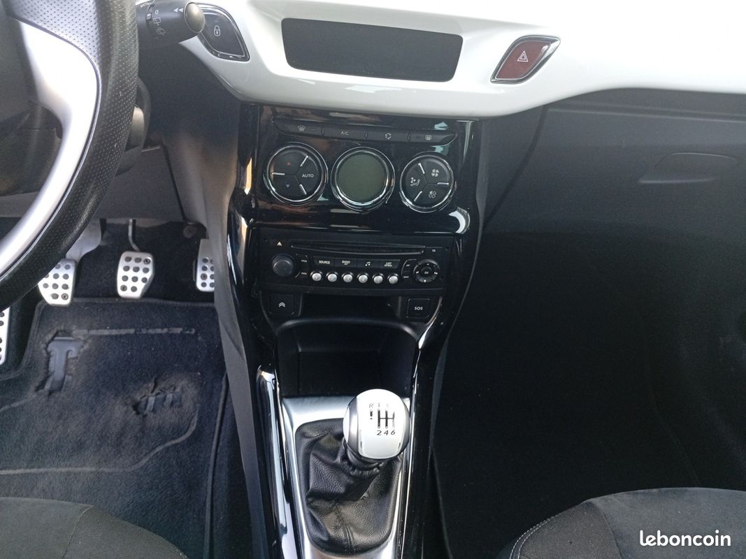 CITROEN DS3 HDi 110 FAP 109gr Sport Chic (image 10)