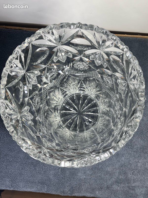 Vase En Cristal Taillé 24.3 Cm - Vintage - Occasion Avec Signes D'usure