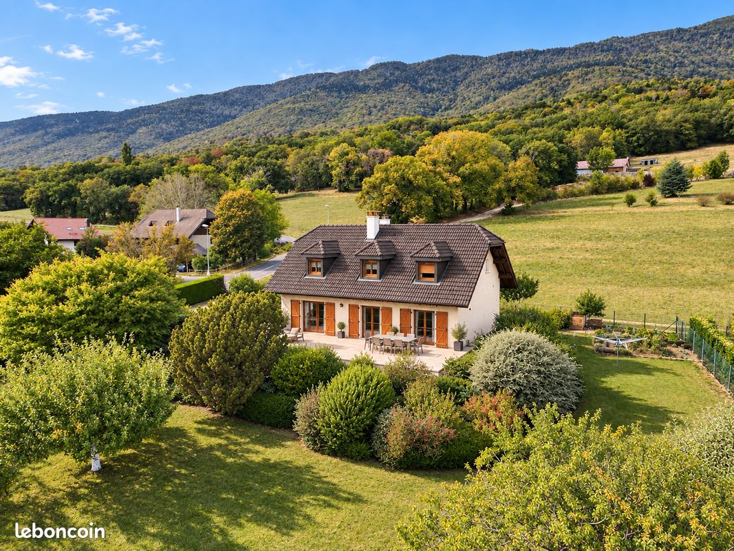 Maison 5 pièces 130 m² · à Saint-Jean-de-Gonville · 130 m² · 840 000 €