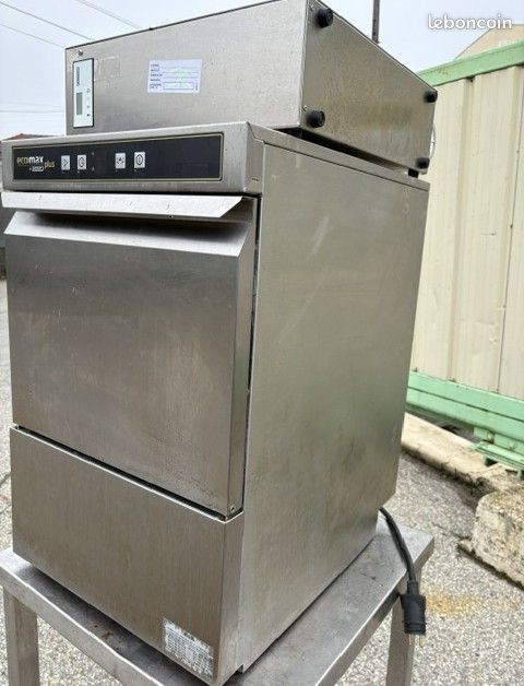 Lave-verre HOBART ECOMAX G415 avec pompe de vidange et osmoseur (image 2)