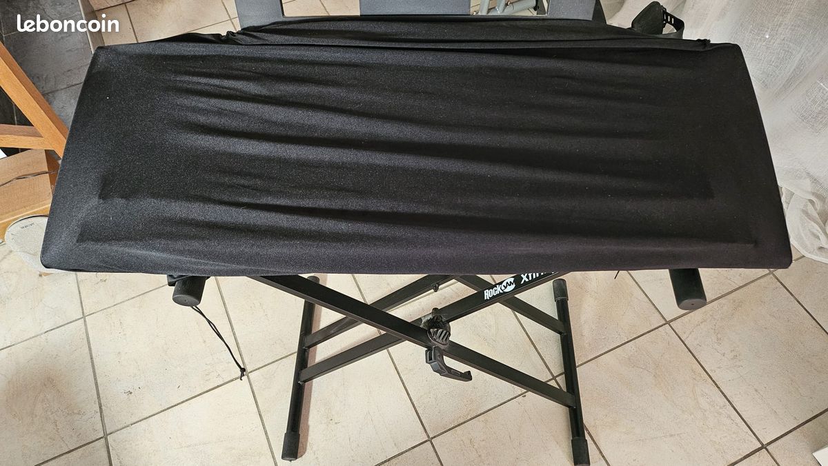 Synthétiseur Yamaha EZ-220 touches lumineuses + support + banquette + housse (image 4)