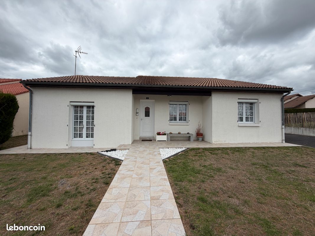Maison 4 pièces 105 m² · à Saint-Pierre-des-Échaubrognes · 105 m² · 187 200 €