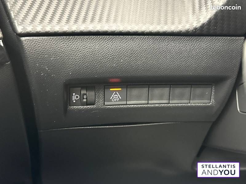 Peugeot 208 PureTech 100 S&S EAT8 Allure Pack (image 16)