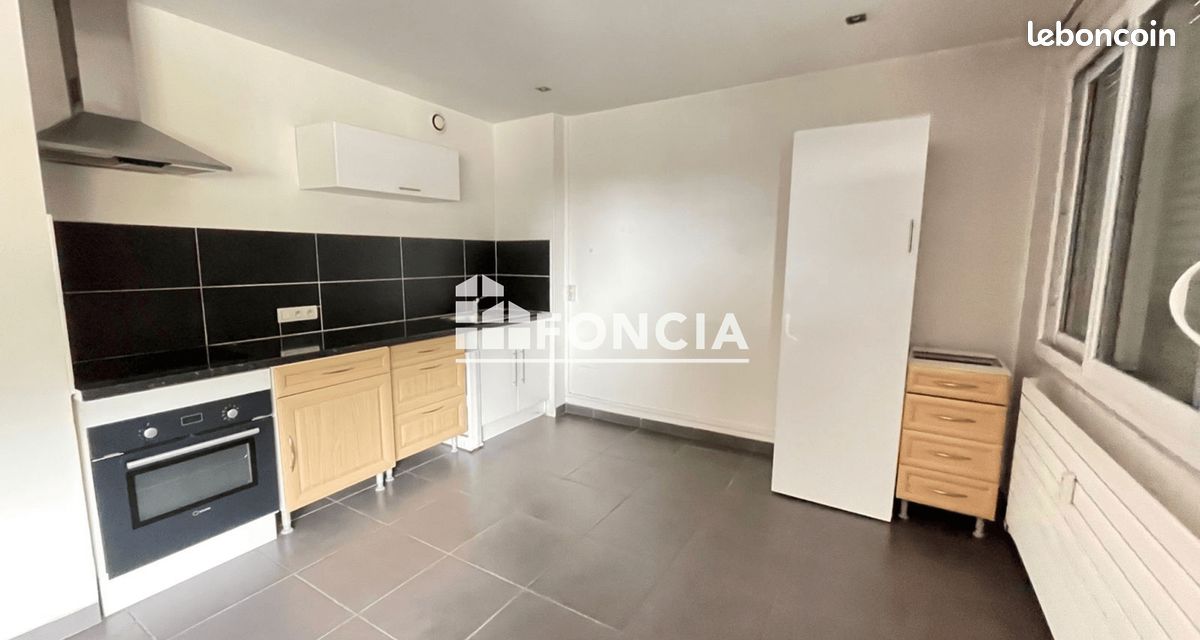 Appartement 3 pièces 64 m² · à Saint-Étienne · 64 m² · 690 €/mois