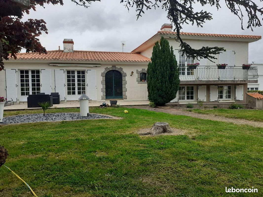Maison 5 pièces 184 m² · à Challans · 184 m² · 203 000 €