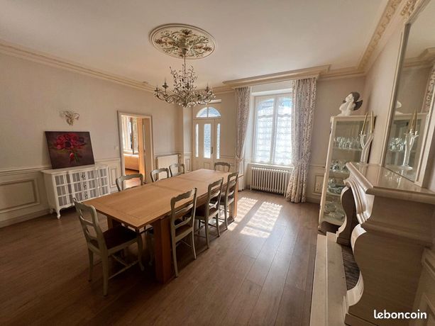 Maison 10 pièces 296 m²