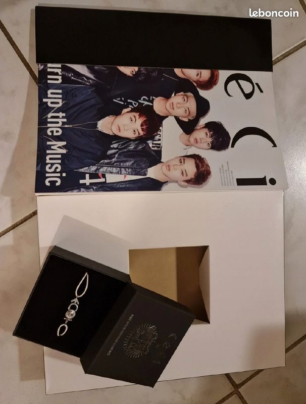 BTS 20th Anniversary Limited Edition Céci x BTS (bracelet made with Swarovski elements) (image 2)