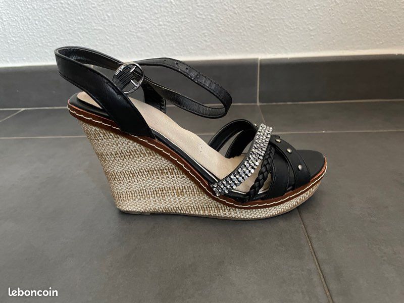 Chaussure talon compensé (image 1)